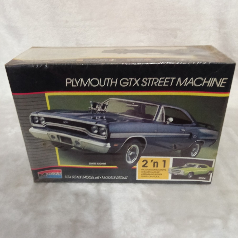 Monogram 2730 Plymouth GTX Street Machine 2-in-1 Model Kit 1/24 Scale Vintage